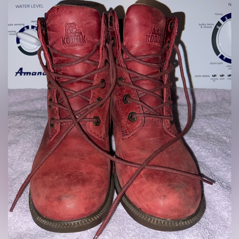 kodiak red waterproof boots size 7.5 women